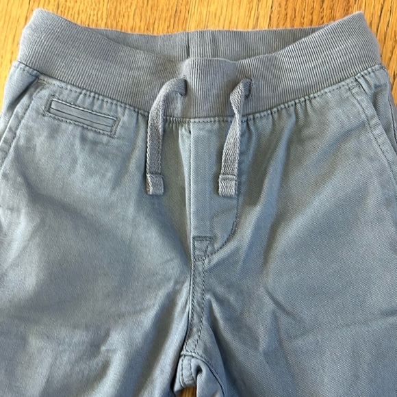 Gap Boys Gray Relaxed Straight Legged Fit Chino. Pull on - Picture 2 of 8